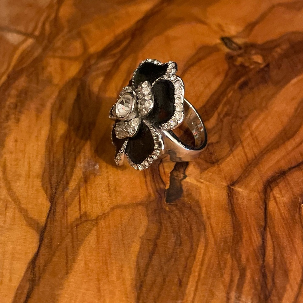 Lia Sophia Elegant Black and Silver Floral Ring - Picture 2 of 7